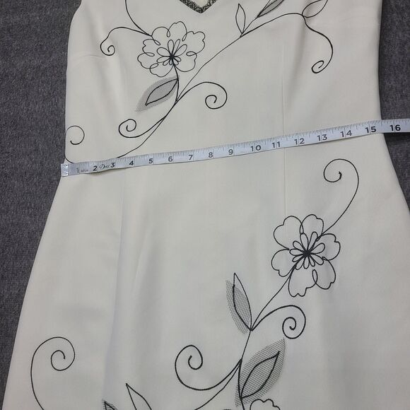 London Times Dress Womens 10 Ivory Black Lace Floral Embroidered Sheath Cocktail - Picture 3 of 10
